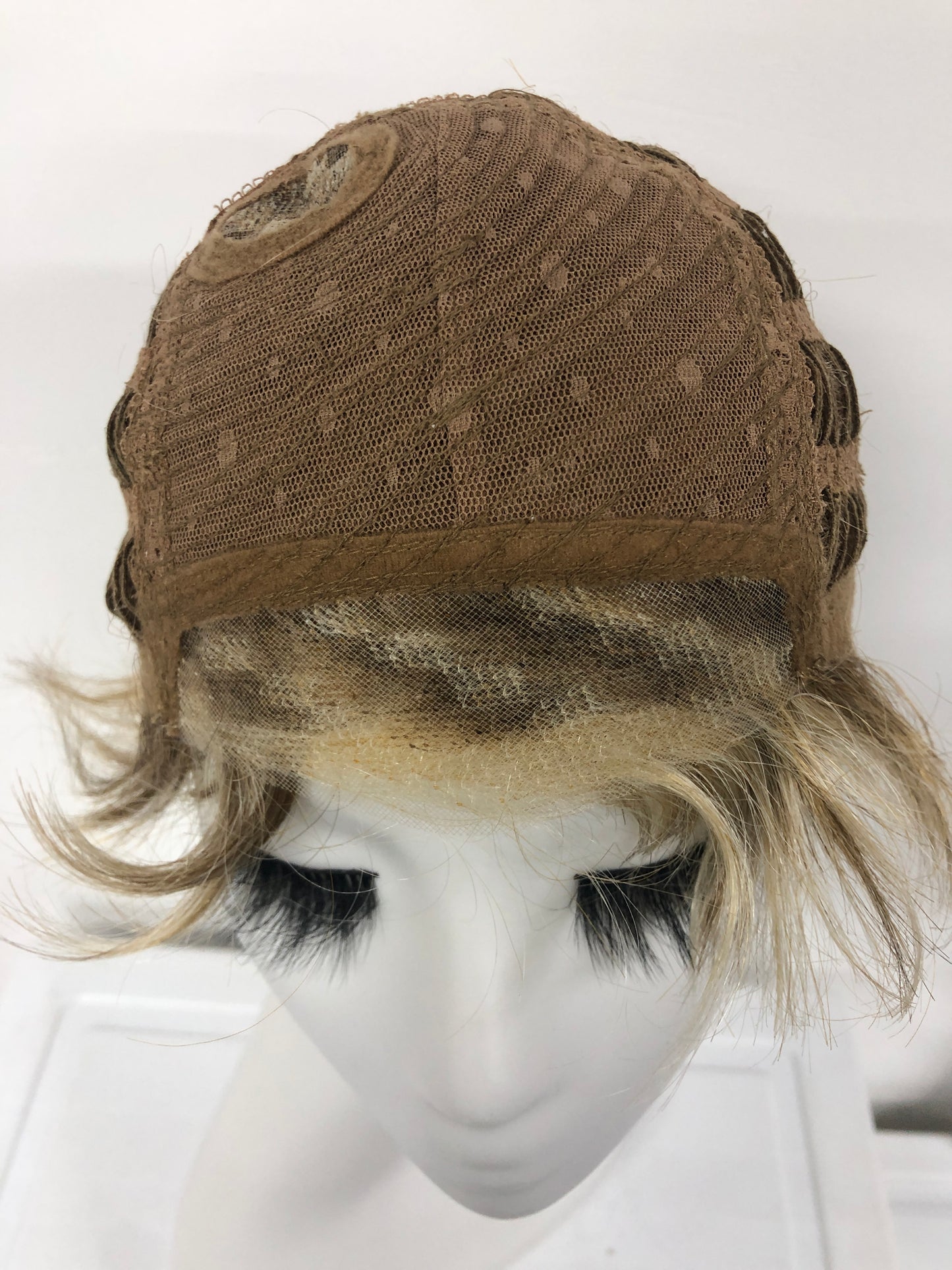 SKIRUEDAWIGS Short Straight Wig | Ready-to-Wear Machine-Made | Budget-Friendly Everyday Synthetic