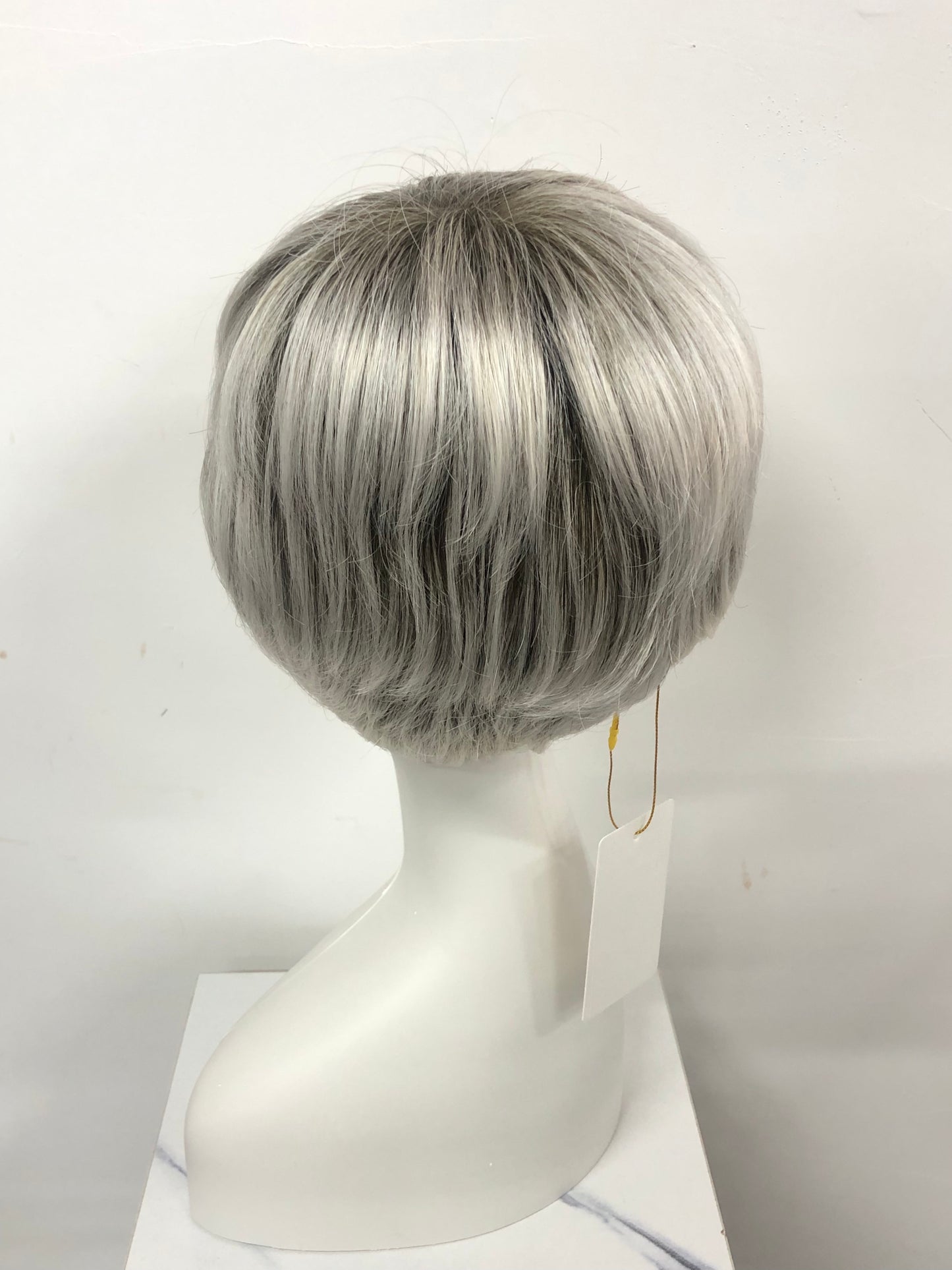 SKIRUEDAWIGS Premium Short Straight Wig | 100% Hand-Tied Lace Front & Mono Top | Glueless Heat-Friendly Synthetic