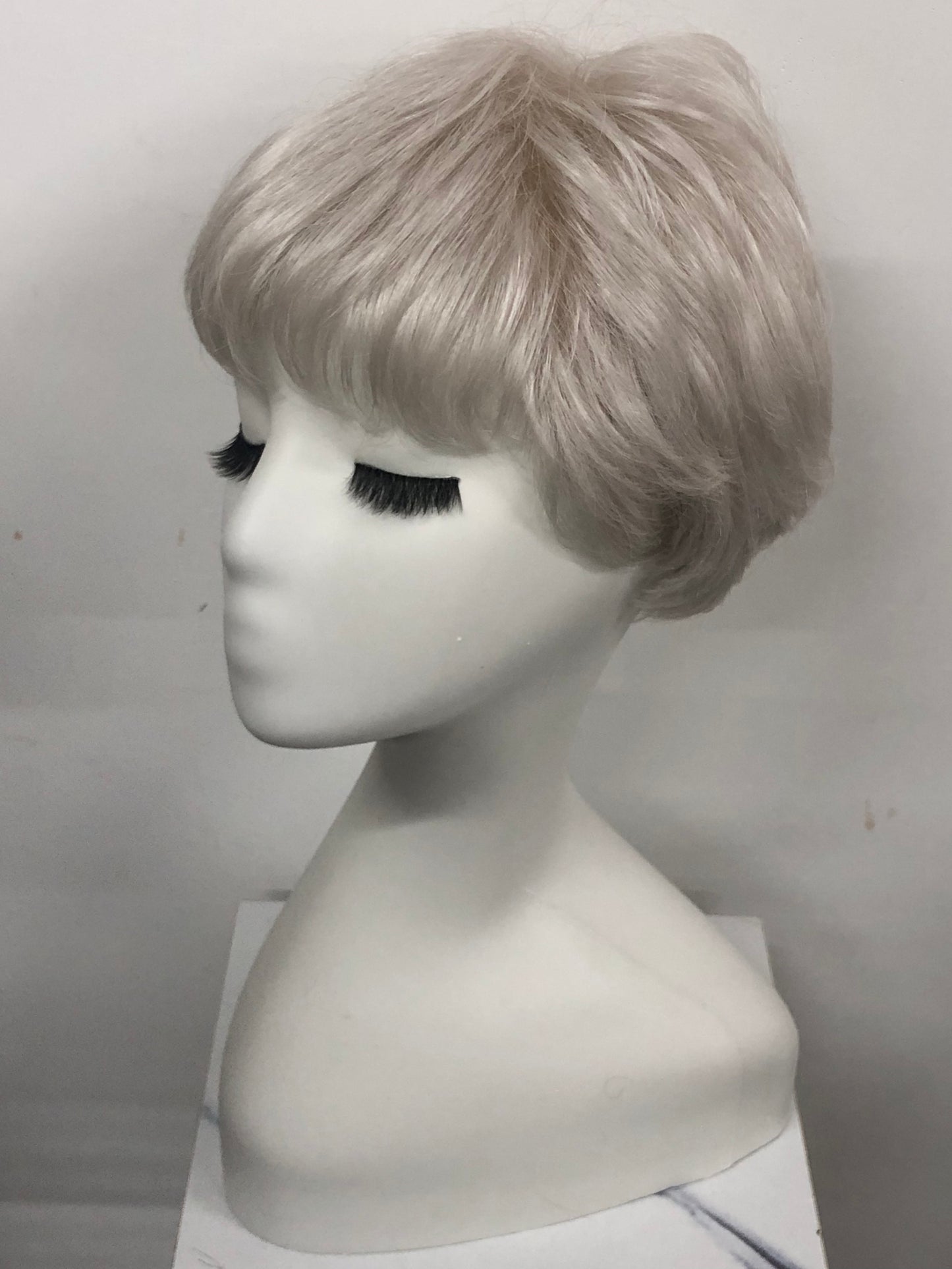SKIRUEDAWIGS Premium Short Straight Wig | 100% Hand-Tied Lace Front & Mono Top | Glueless Heat-Friendly Synthetic