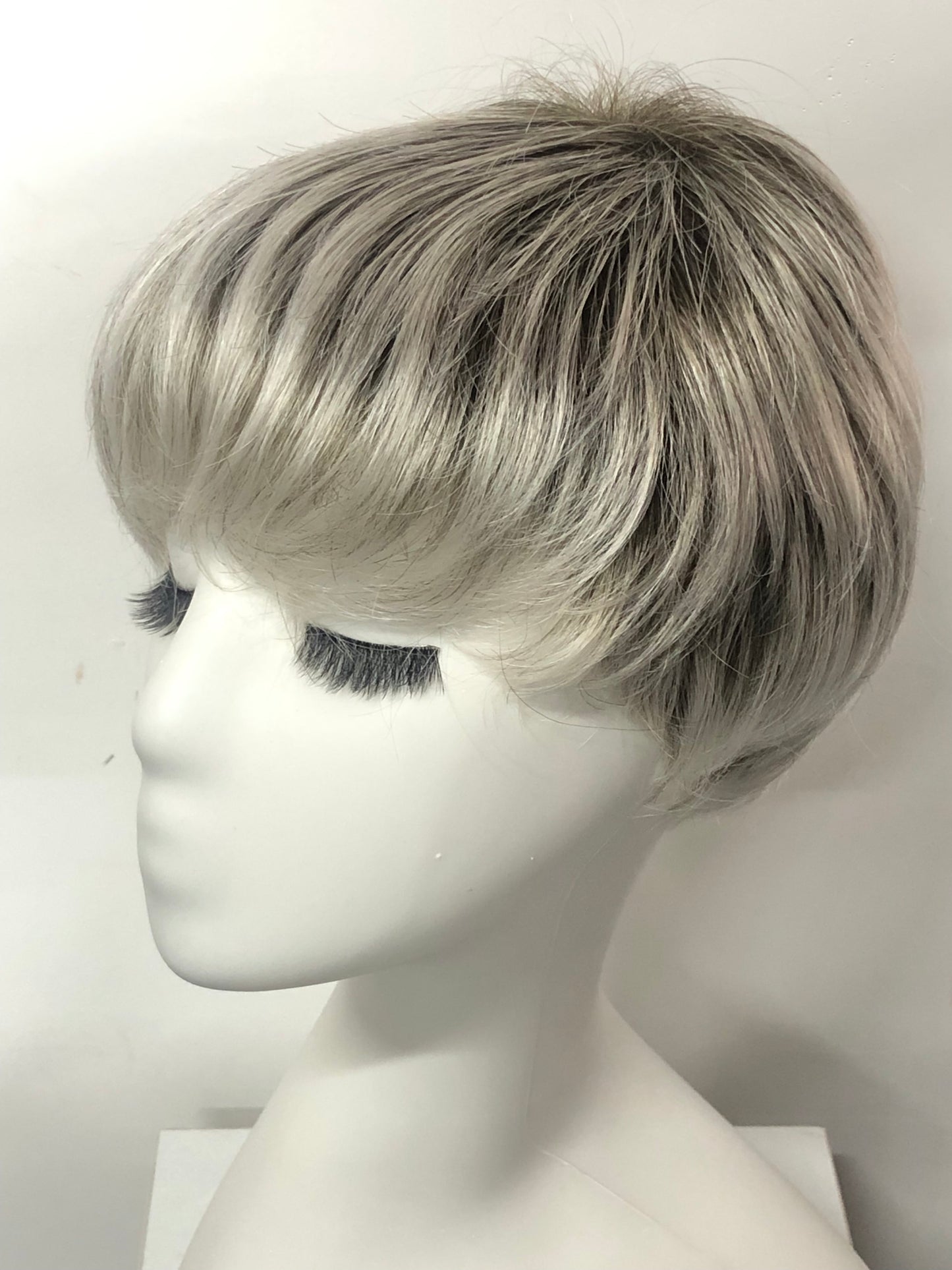 SKIRUEDAWIGS Premium Short Straight Wig | 100% Hand-Tied Lace Front & Mono Top | Glueless Heat-Friendly Synthetic