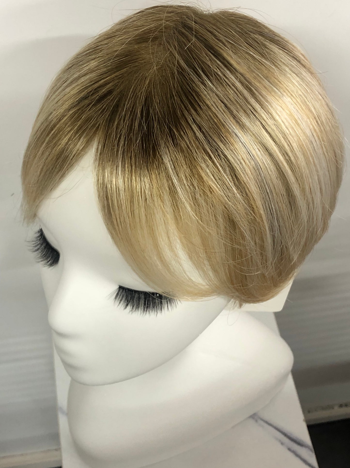 SKIRUEDAWIGS Premium Short Straight Wig | 100% Hand-Tied Lace Front & Mono Top | Glueless Heat-Friendly Synthetic