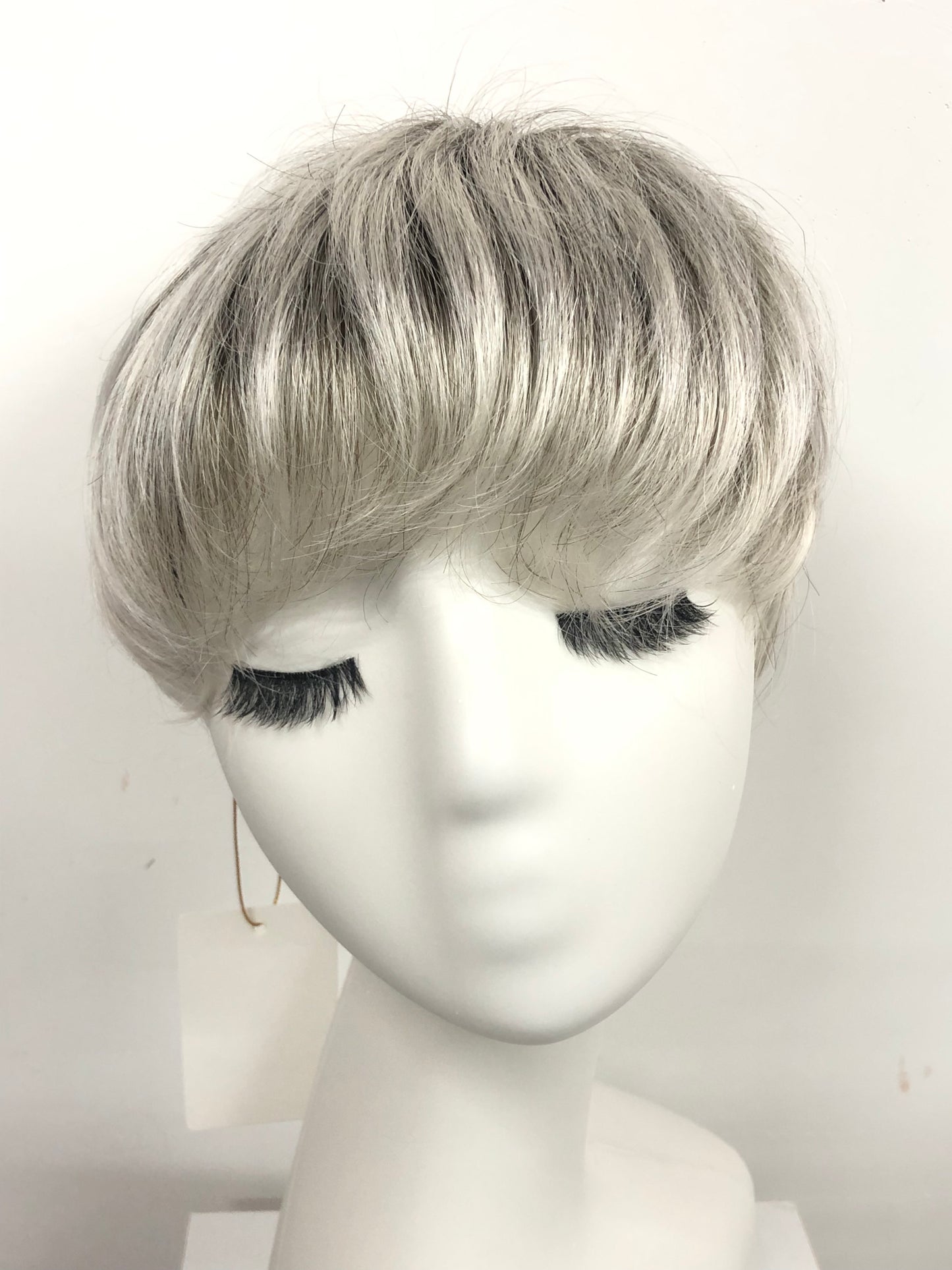 SKIRUEDAWIGS Premium Short Straight Wig | 100% Hand-Tied Lace Front & Mono Top | Glueless Heat-Friendly Synthetic