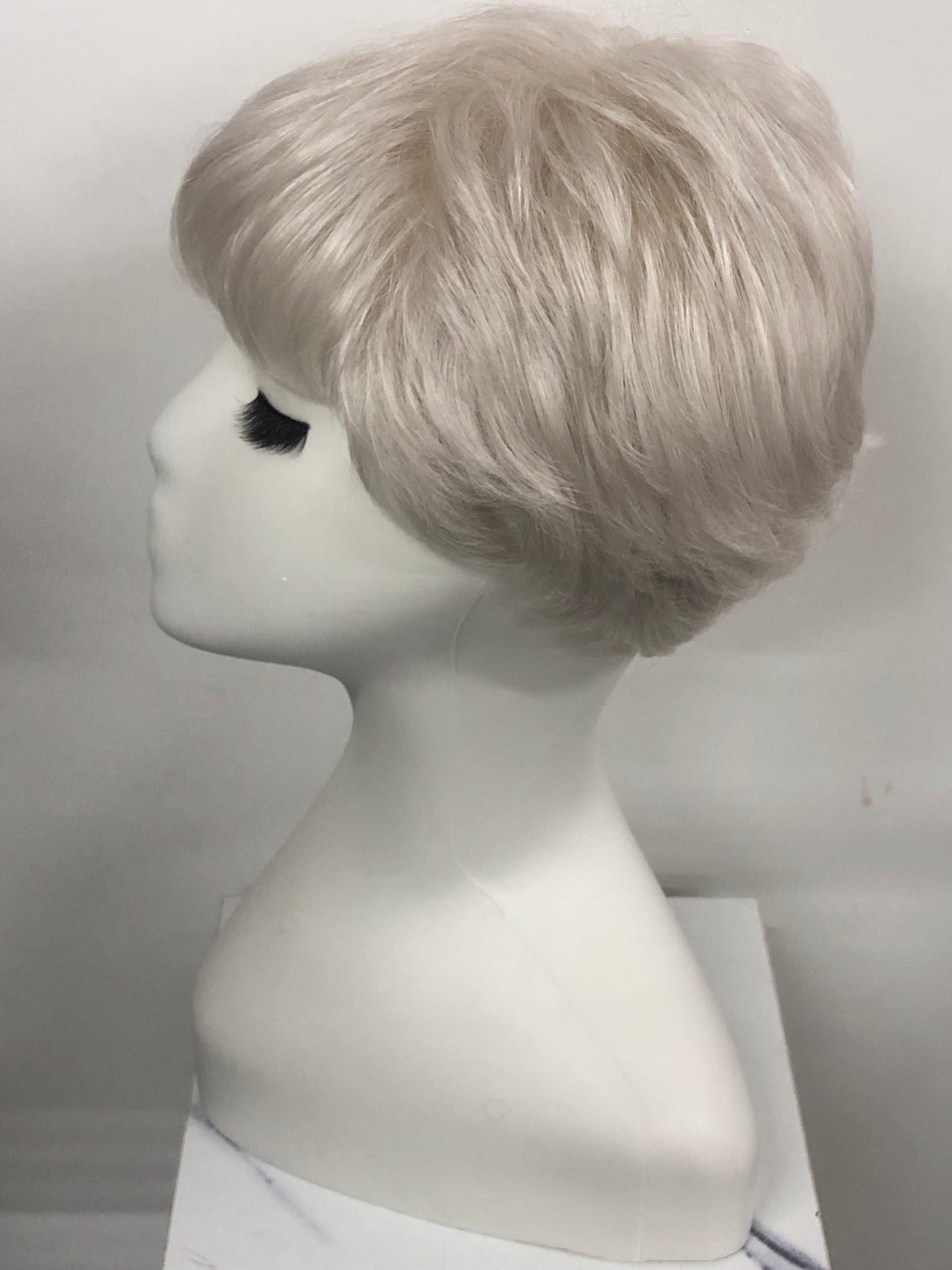 SKIRUEDAWIGS Premium Short Straight Wig | 100% Hand-Tied Lace Front & Mono Top | Glueless Heat-Friendly Synthetic