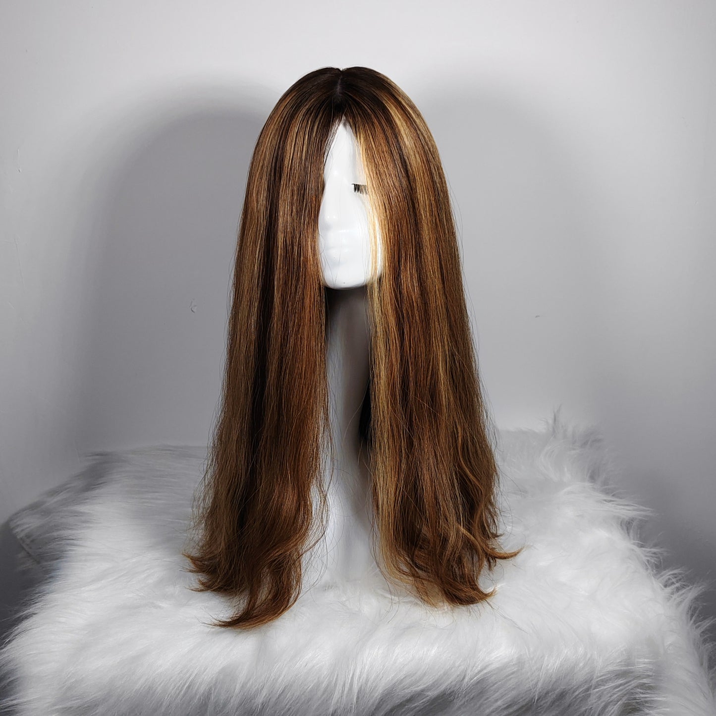 WHITE WOMEN 4“*4”SILK TOP  KOSHER WIG