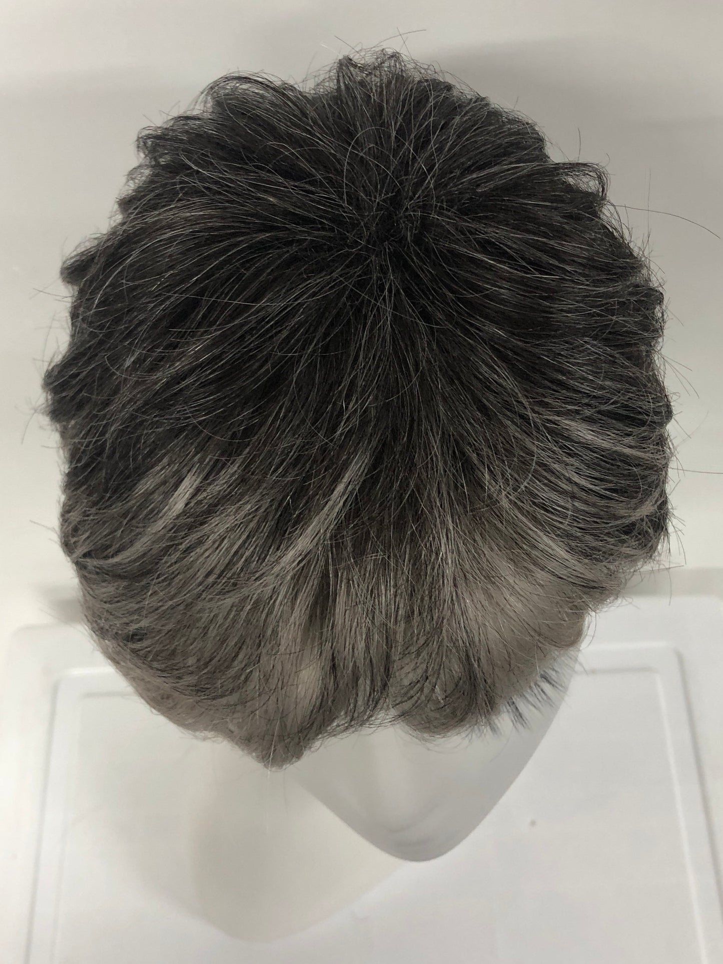 SKIRUEDAWIGS Short Wavy Curly Wig | Ready-to-Wear Machine-Made | Budget-Friendly Everyday Synthetic