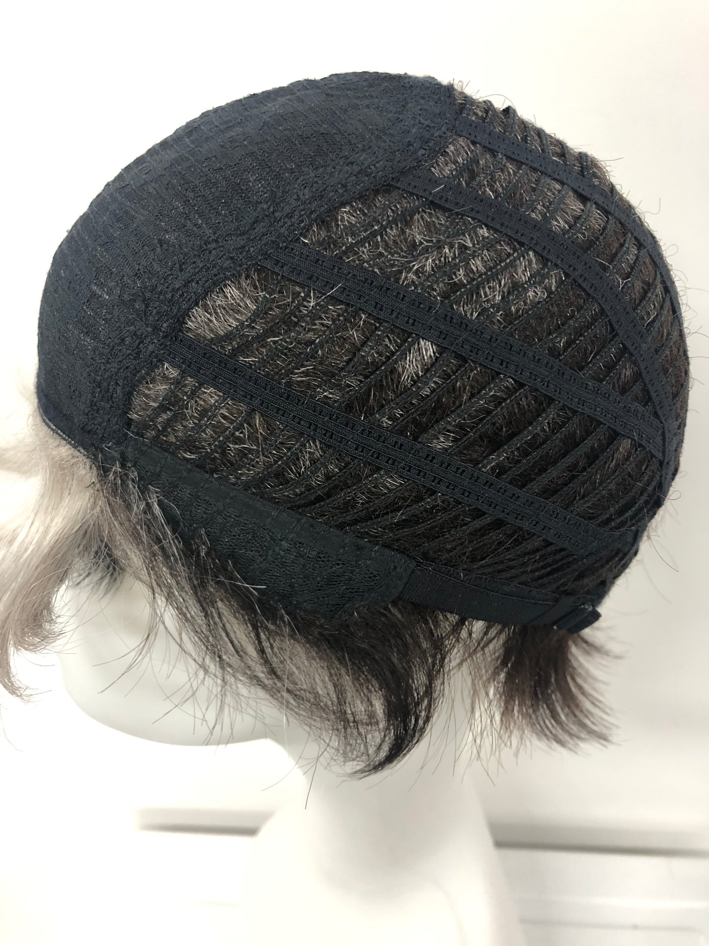 SKIRUEDAWIGS Short Wavy Curly Wig | Ready-to-Wear Machine-Made | Budget-Friendly Everyday Synthetic