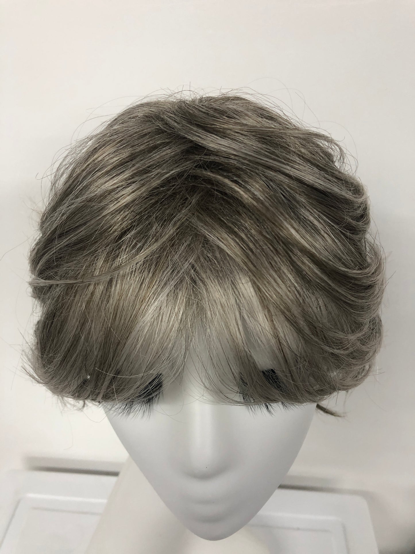 Machine-Made Short Wavy Curly Synthetic Wigs for Women