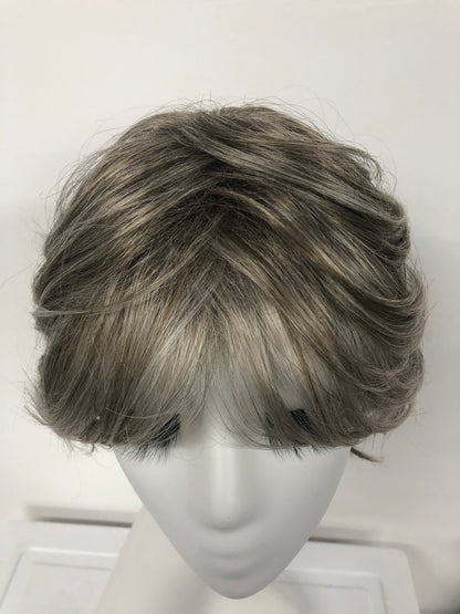 Machine-Made Short Wavy Curly Synthetic Wigs for Women