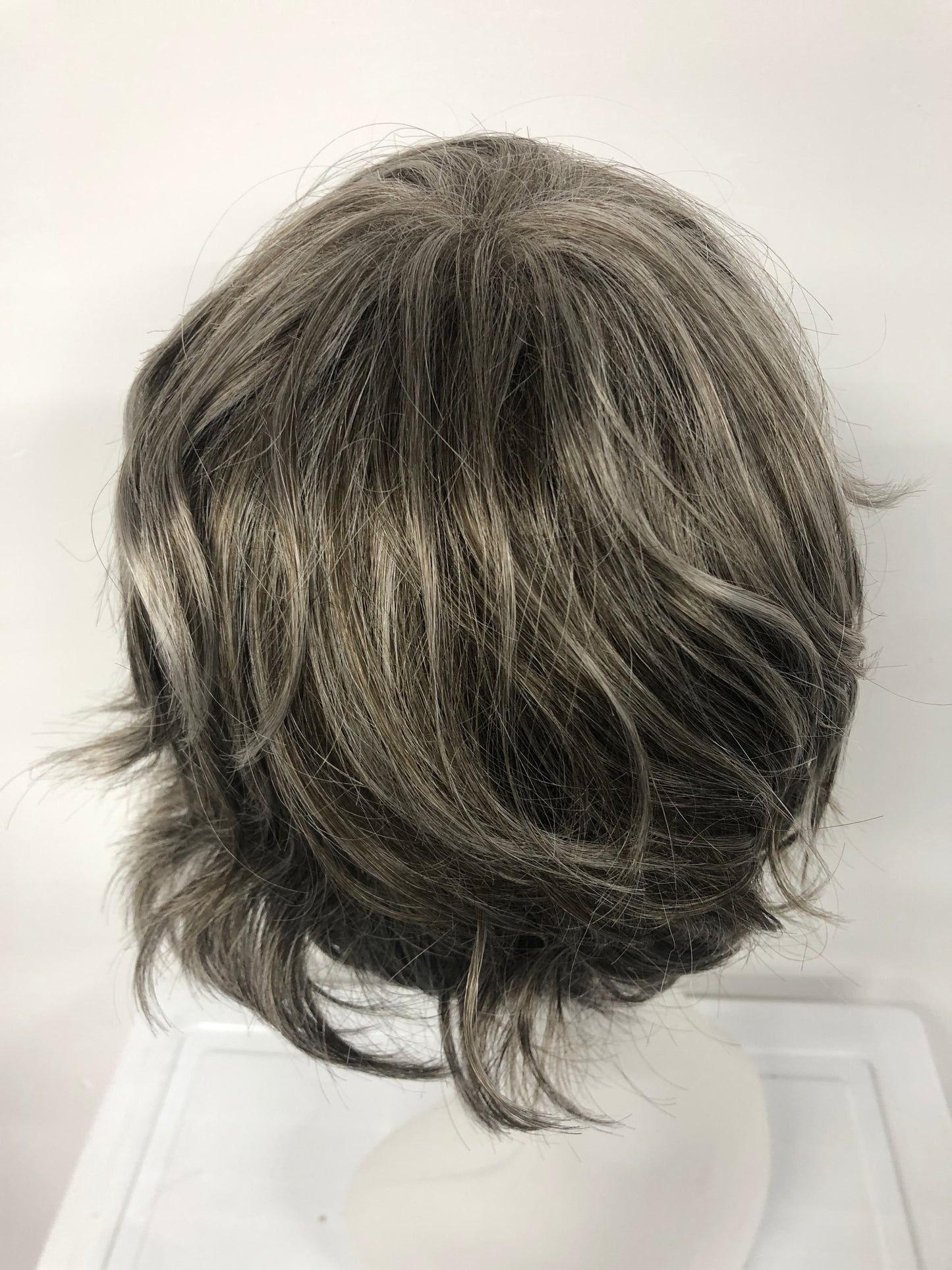 Machine-Made Short Wavy Curly Synthetic Wigs for Women