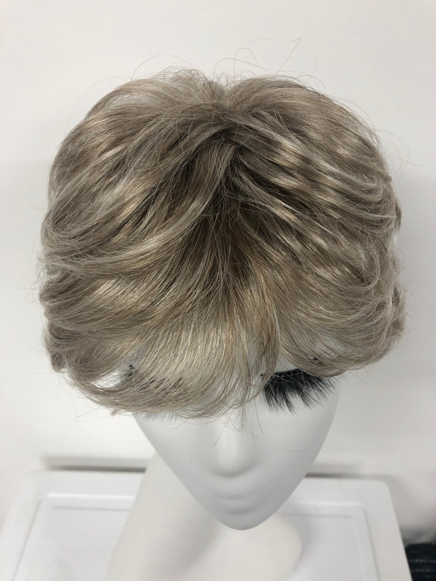 SKIRUEDAWIGS Short Wavy Curly Wig | Ready-to-Wear Machine-Made | Budget-Friendly Everyday Synthetic