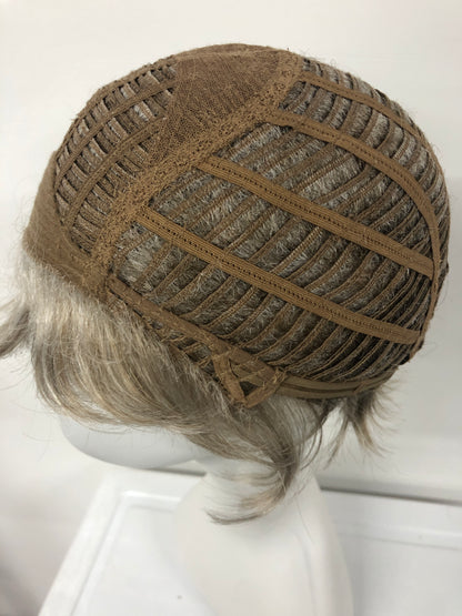 SKIRUEDAWIGS Short Wavy Curly Wig | Ready-to-Wear Machine-Made | Budget-Friendly Everyday Synthetic