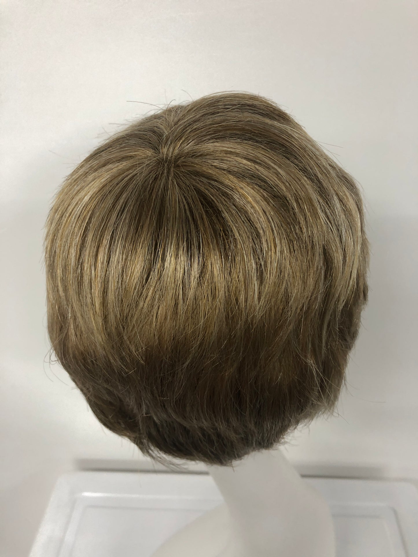 SKIRUEDAWIGS Short Straight Wig | Ready-to-Wear Machine-Made | Budget-Friendly Everyday Synthetic