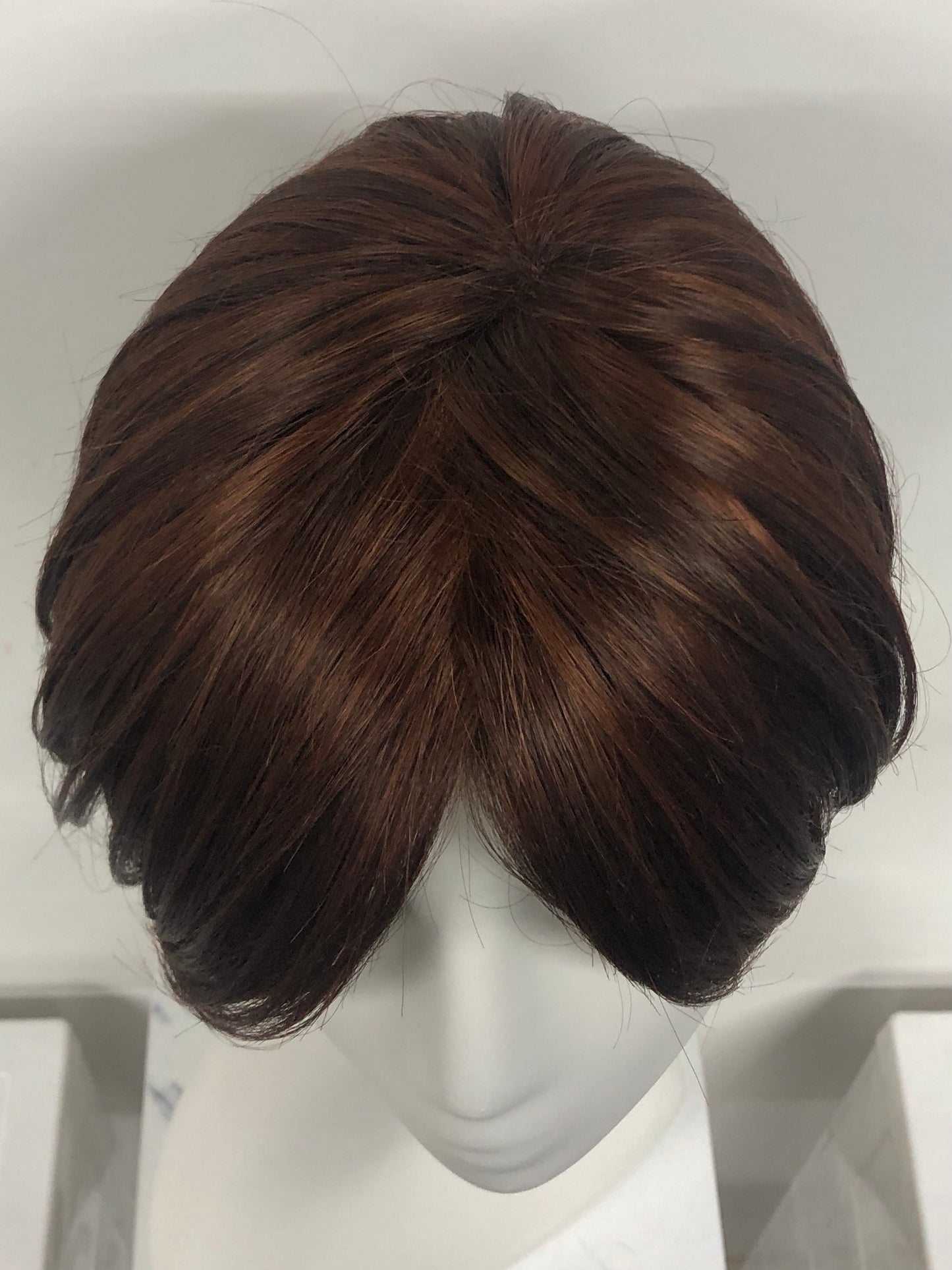 SKIRUEDAWIGS Short Straight Wig | Mono Top Wefted Cap | Glueless Heat-Friendly Synthetic