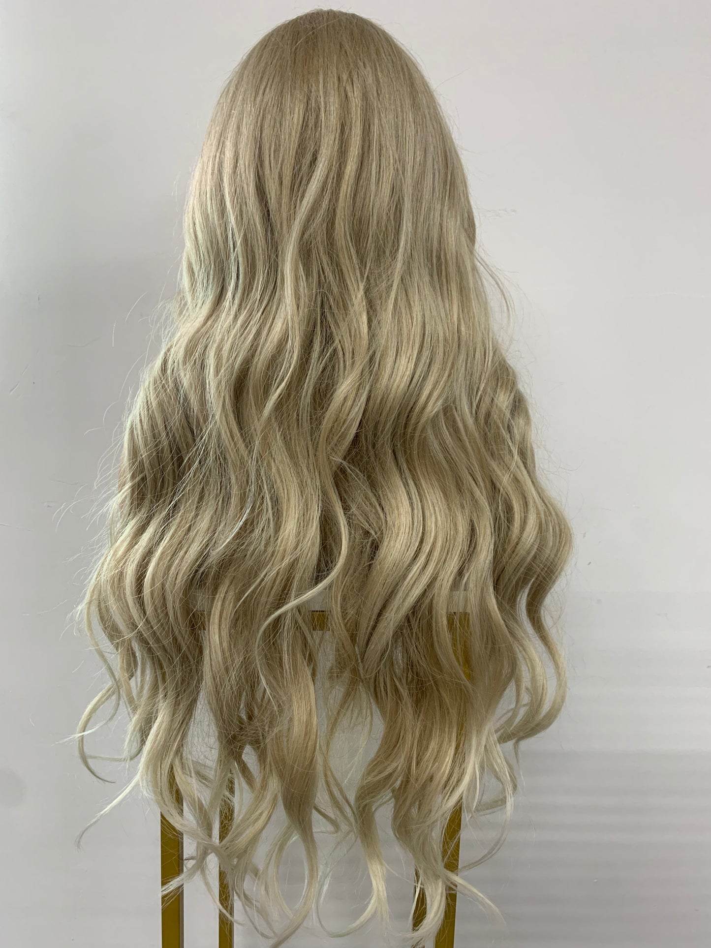 SKIRUEDAWIGS Long Curly Wavy Wig | Seamless Lace Front & Weft Back | Heat-Friendly Synthetic